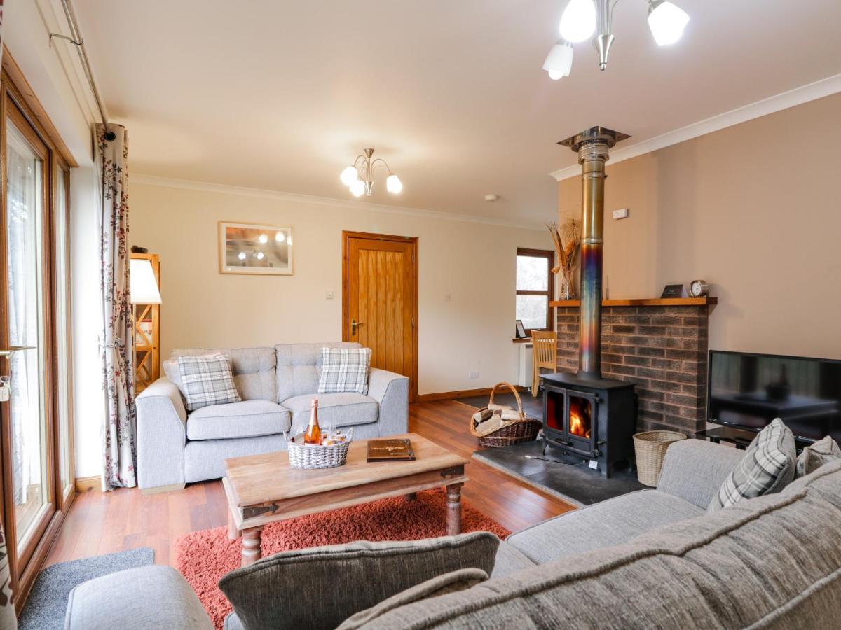 Fersit Log Cottage Roybridge Esterno foto