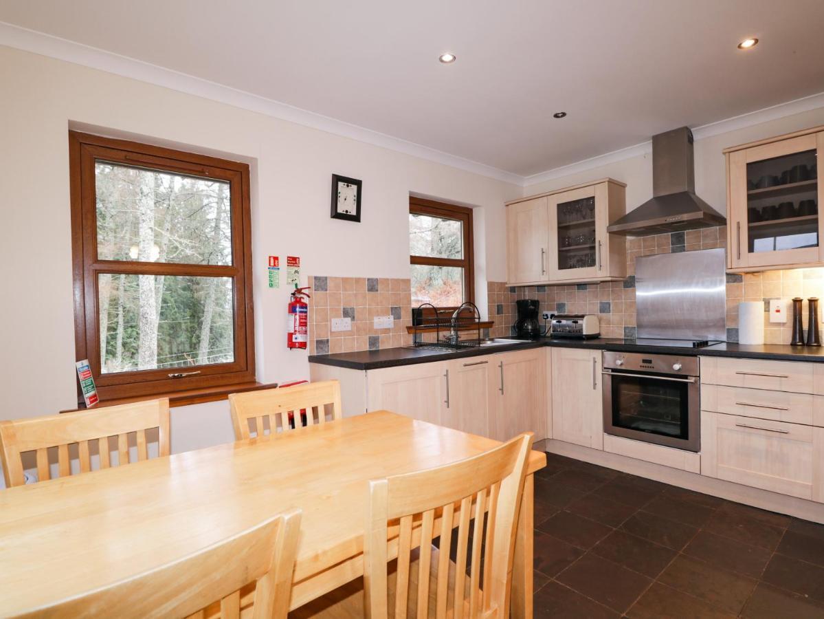 Fersit Log Cottage Roybridge Esterno foto
