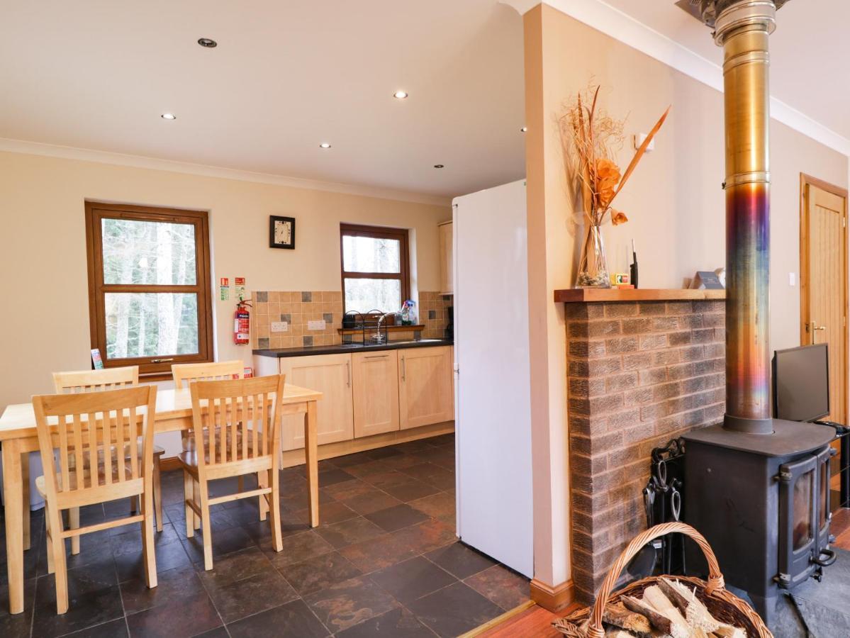 Fersit Log Cottage Roybridge Esterno foto